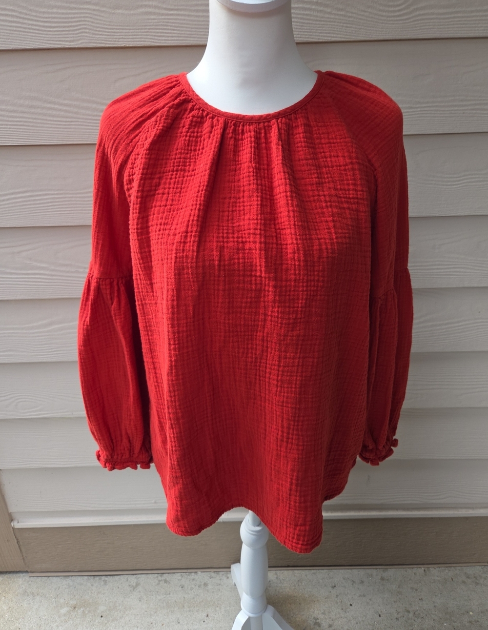 Universal Thread Red Gauzy Peasant Top Size Medium